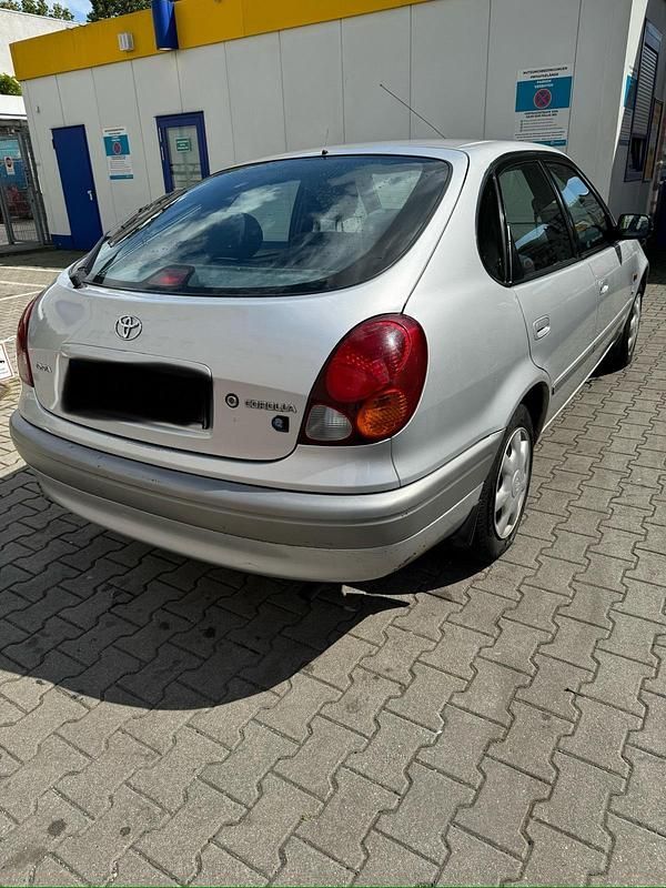 Silber Gebraucht 1999 Toyota Corolla Limousine | 2.399 € (Guter Preis) - Bild 1/4