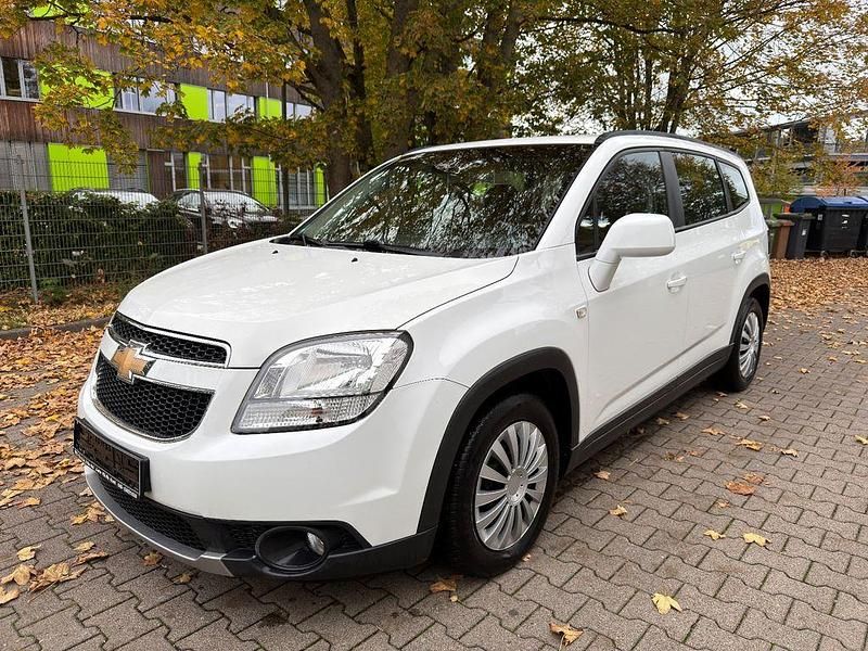Weiß Gebraucht 2012 Chevrolet Orlando Van / Kleinbus | 4.999 € (Fairer Preis) - Bild 1/4