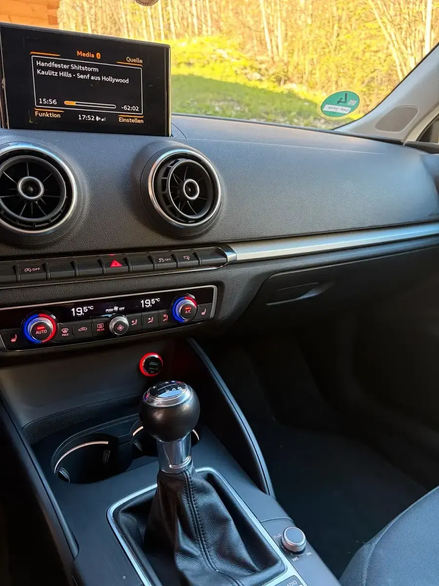 Usata Audi A3 105 CV (77 kW) 2014 Argento Berlina