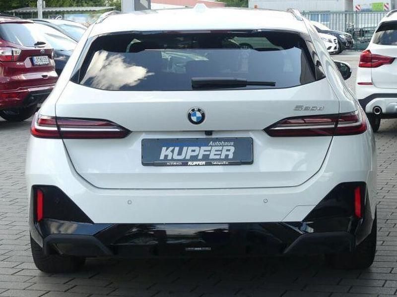 Gebraucht BMW 520 Performance 197 PS (144 kW) 2024 Weiß Limousine