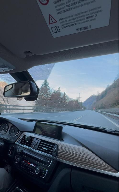 Gebraucht BMW 320 Comfort Edition 163 PS (119 kW) 2012 Schwarz Limousine