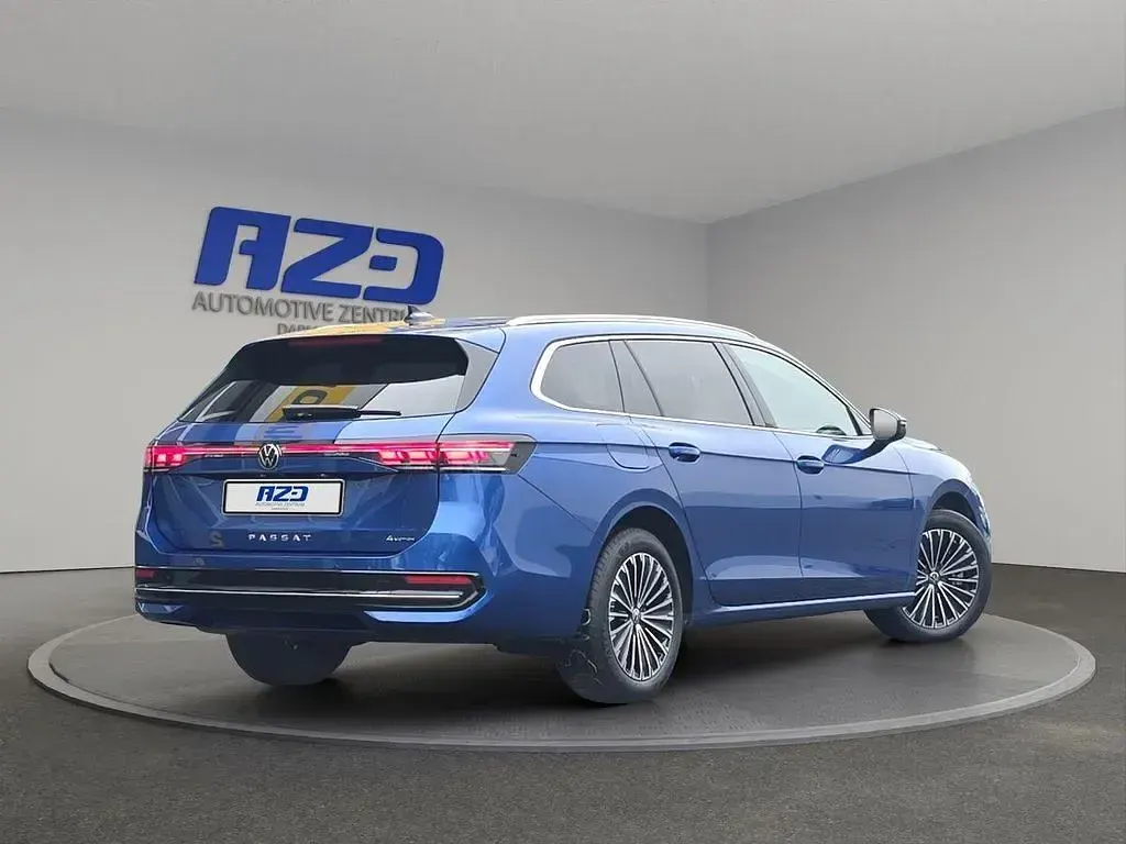 Usata VW Passat 193 CV (141 kW) 2025 Blu Station wagon