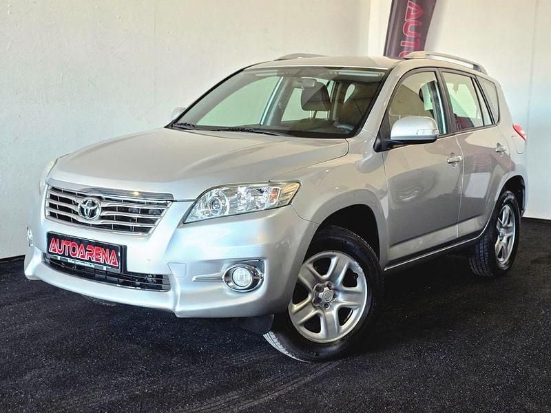 Silber Gebraucht 2011 Toyota RAV4 SUV | 8.790 € (Etwas zu teuer) - Bild 1/4