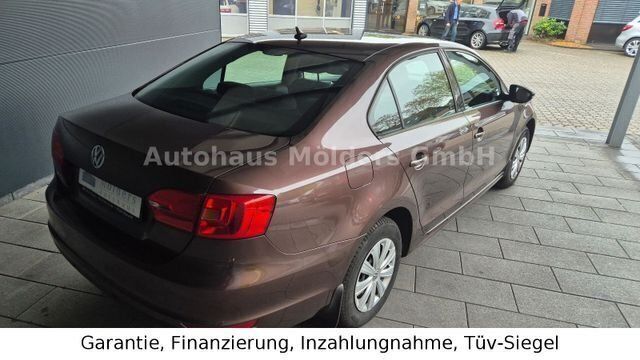 Gebraucht VW Jetta 105 PS (77 kW) 2014 Braun Limousine