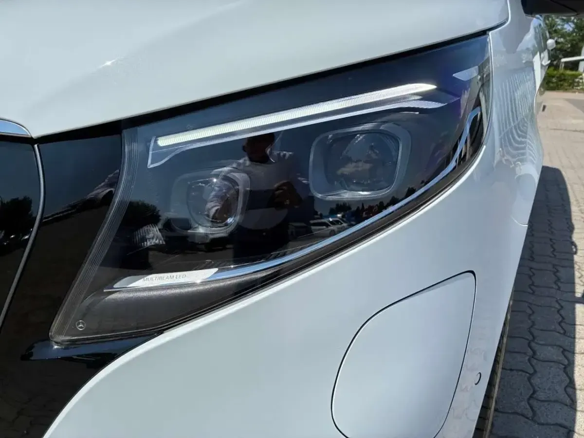 Gebraucht Mercedes EQV300 Avantgarde 150 kW (204 PS) 2025 Weiß Van / Kleinbus