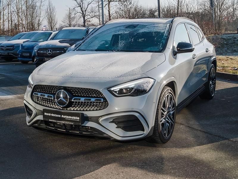 Manufaktur lack manufaktur alp Gebraucht 2025 Mercedes GLA200 AMG SUV | 42.900 € (Teuer) - Bild 1/4