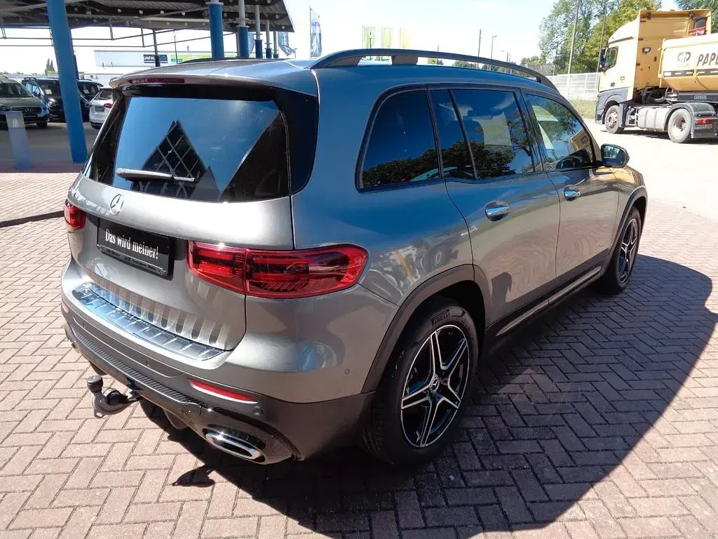 Gebraucht Mercedes GLB180 AMG 136 PS (100 kW) 2025 Grau SUV