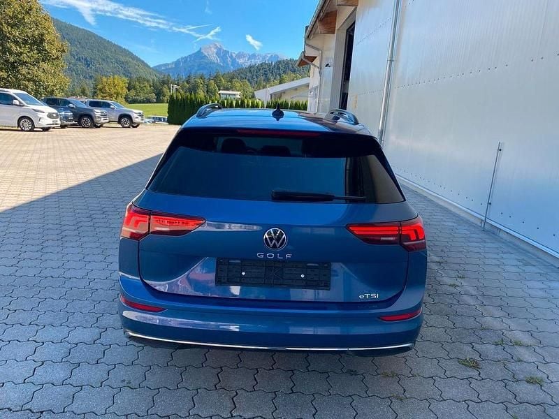 Second-hand VW Golf VIII Style 150 CP (110 kW) 2025 Albastru Berlinǎ