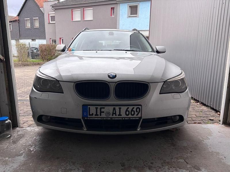 Gebraucht BMW 520 163 PS (119 kW) 2007 Silber Kombi