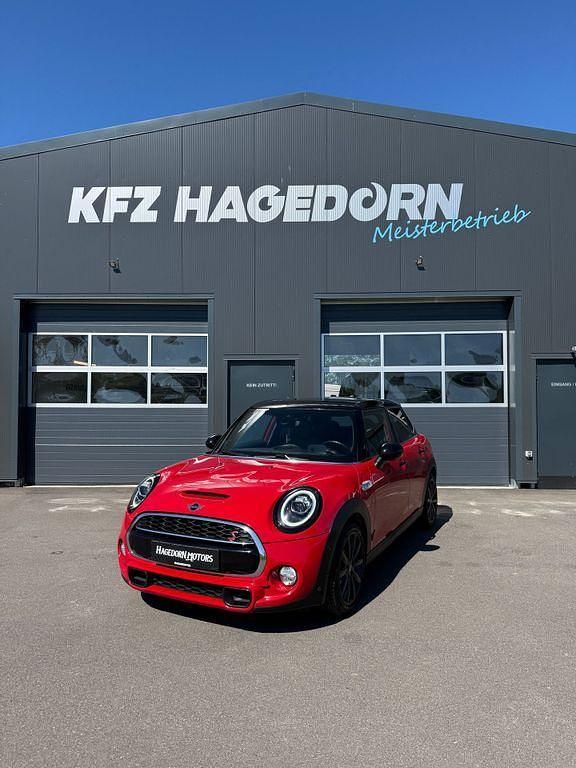 Chili red Gebraucht 2018 Mini Cooper SD Chili Kleinwagen | 17.490 € (Fairer Preis) - Bild 1/4