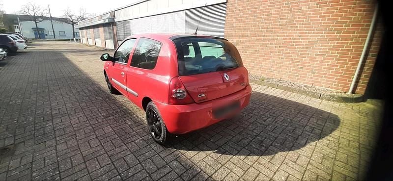 Gebraucht Renault Clio IV 75 PS (55 kW) 2012 Kleinwagen