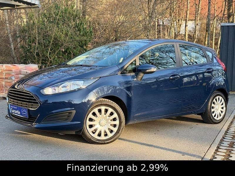 Gebraucht Ford Fiesta Trend 101 PS (74 kW) 2013 Blau Kleinwagen