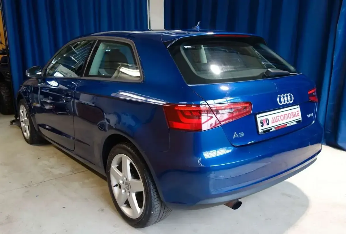 Gebraucht Audi A3 Attraction 105 PS (77 kW) 2013 Blau Kleinwagen