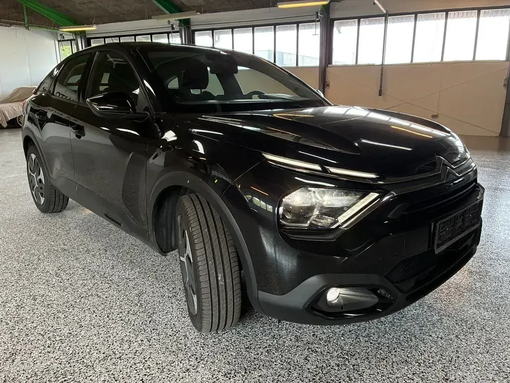 Gebraucht Citroën C4 Feel 131 PS (96 kW) 2021 Schwarz Limousine