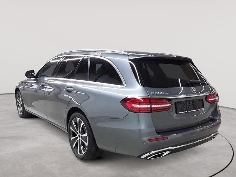 Gebraucht Mercedes E300 Avantgarde 194 PS (142 kW) 2021 Selenitgrau metallic Kombi