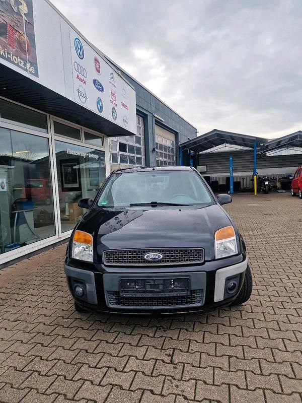 Gebraucht Ford Fusion 80 PS (58 kW) 2009 Schwarz Kleinwagen