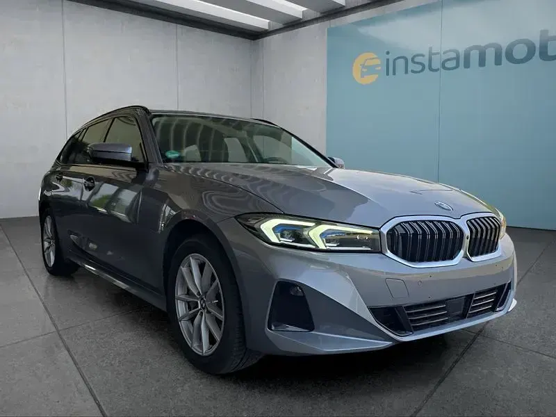 Gebraucht BMW 330 245 PS (180 kW) 2025 Grau Kombi