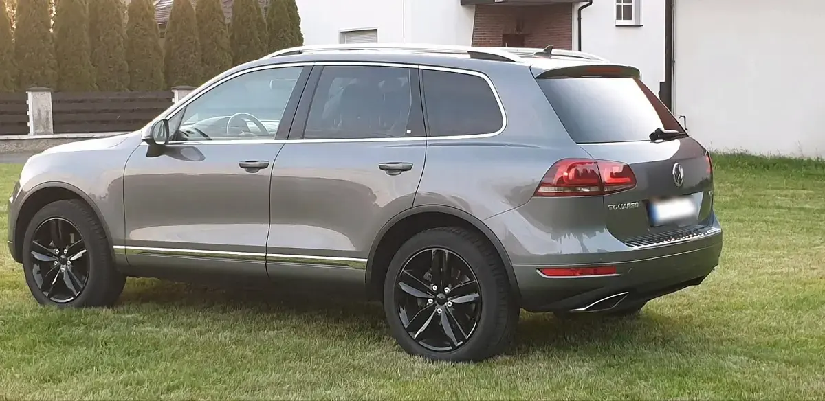 Gebraucht VW Touareg 239 PS (175 kW) 2010 Grau SUV
