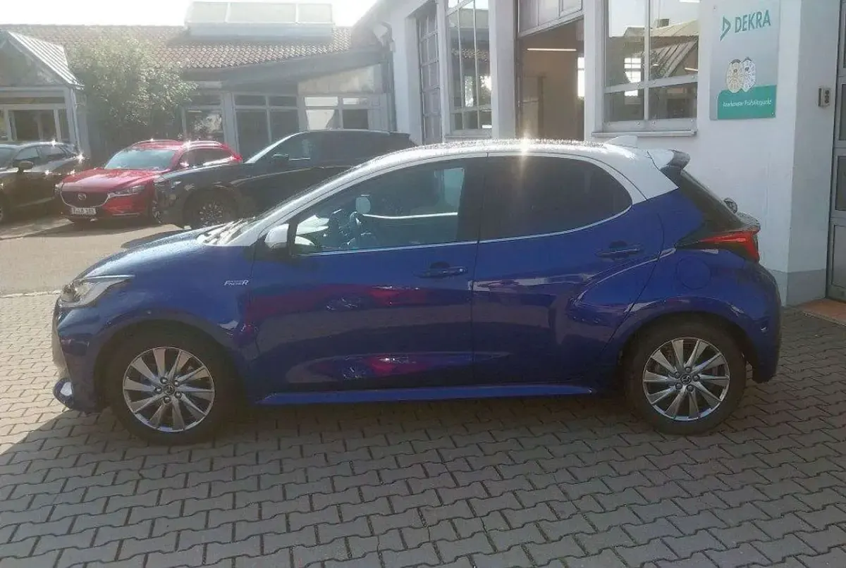 Gebraucht Mazda 2 116 PS (85 kW) 2022 Lush blue + white Kleinwagen