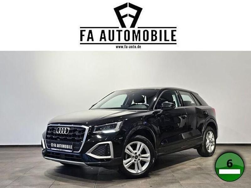 Mythosschwarz metall (metallic) Gebraucht 2024 Audi Q2 Sport SUV | 27.190 € (Fairer Preis) - Bild 1/4