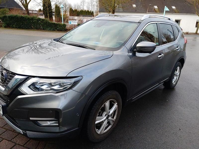 Grau Gebraucht 2020 Nissan X-Trail Tekna SUV | 23.498 € (Fairer Preis) - Bild 1/4