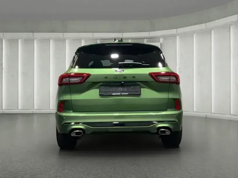 Gebraucht Ford Kuga ST-Line X 186 PS (136 kW) 2024 Bursting green SUV
