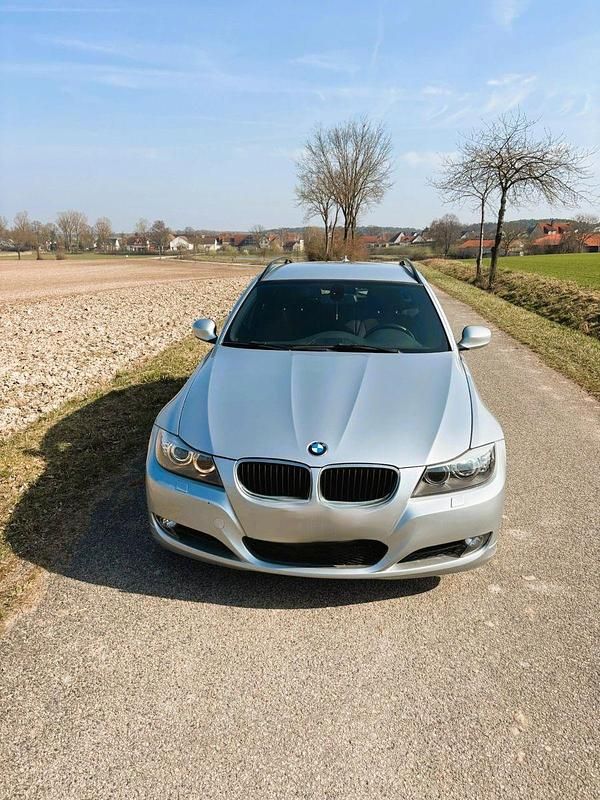 Second-hand BMW 320 177 CP (130 kW) 2010 Argintiu Break