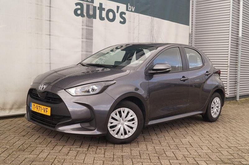 Gebraucht Toyota Yaris Active 125 PS (91 kW) 2023 Grau Kleinwagen