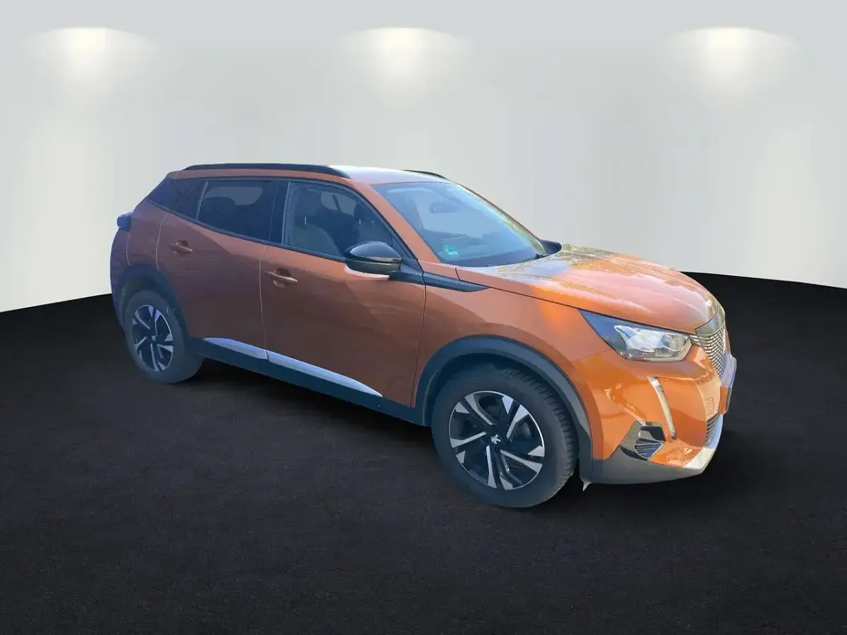 Gebraucht Peugeot 2008 Allure 101 PS (74 kW) 2022 Orange SUV