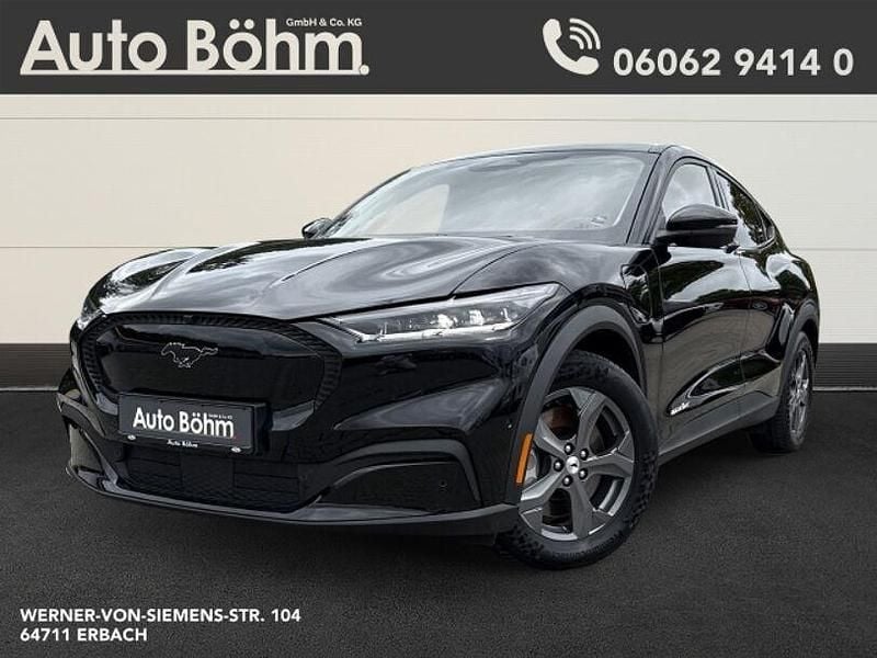 Schwarz(metallic) Gebraucht 2021 Ford Mustang Mach-E Basis SUV | 29.830 € (Guter Preis) - Bild 1/4