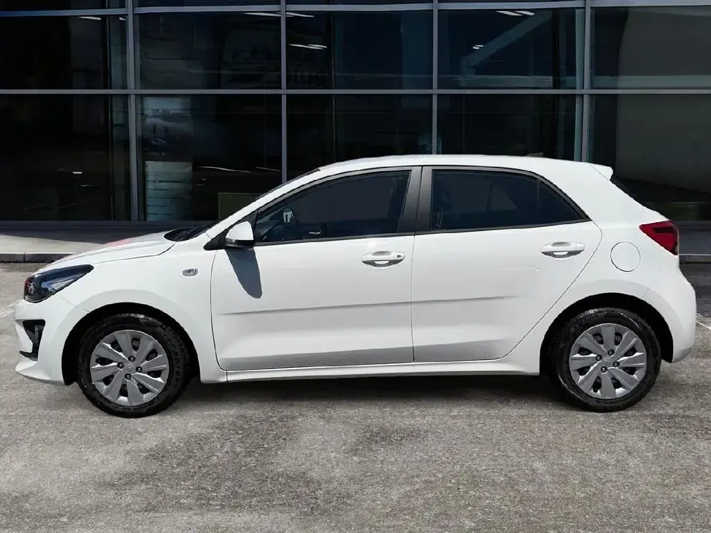 Gebraucht Kia Rio Edition 7 84 PS (61 kW) 2023 Weiß Limousine