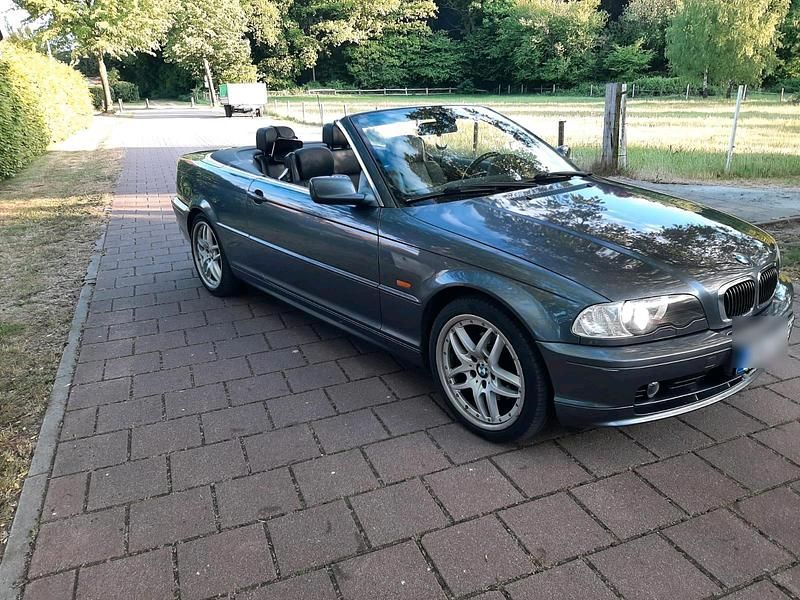 Grau Gebraucht 2002 BMW 320 Cabriolet Cabrio | 5.200 € (Guter Preis) - Bild 1/4