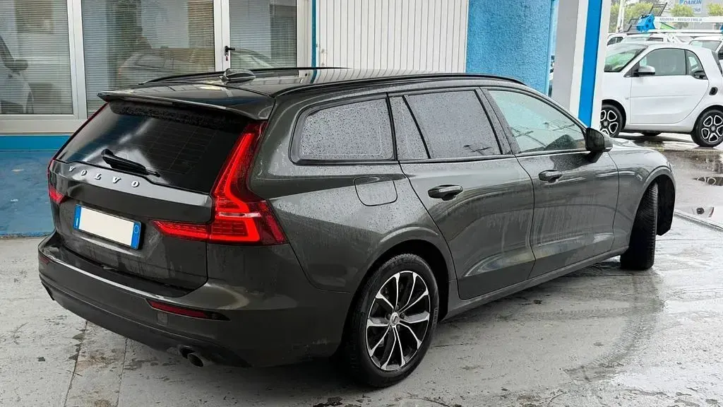 Gebraucht Volvo V60 197 PS (144 kW) 2021 Grau Kombi