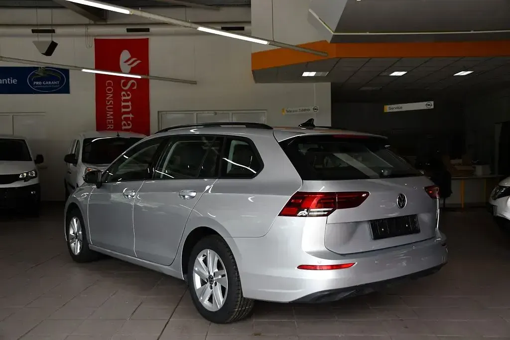 Gebraucht VW Golf VIII Life 116 PS (85 kW) 2022 Silber Kombi