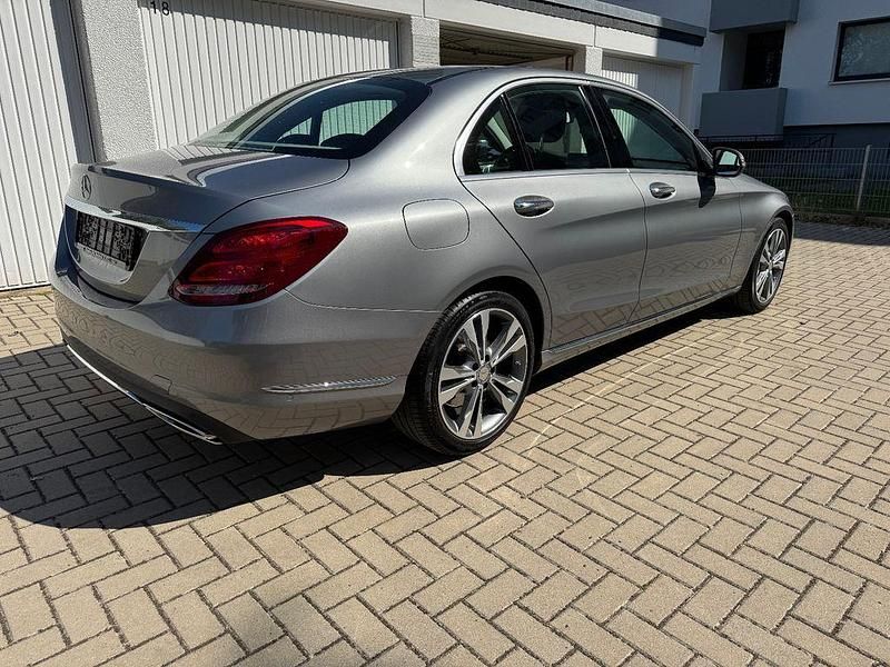 Silber Gebraucht 2014 Mercedes C250 Avantgarde Limousine | 22.500 € (Fairer Preis) - Bild 1/4