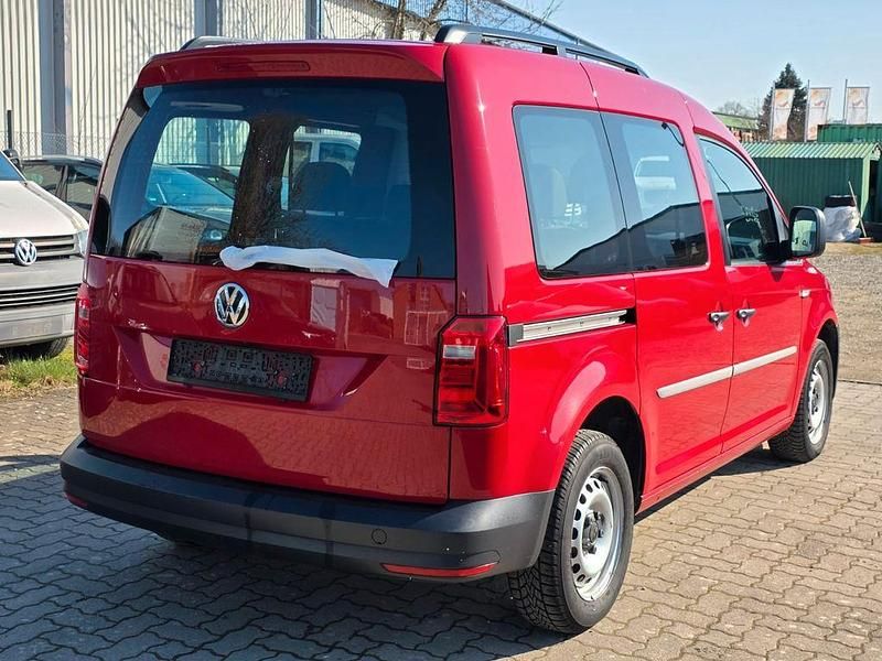 Gebraucht VW Caddy 102 PS (75 kW) 2019 Rot Van / Kleinbus