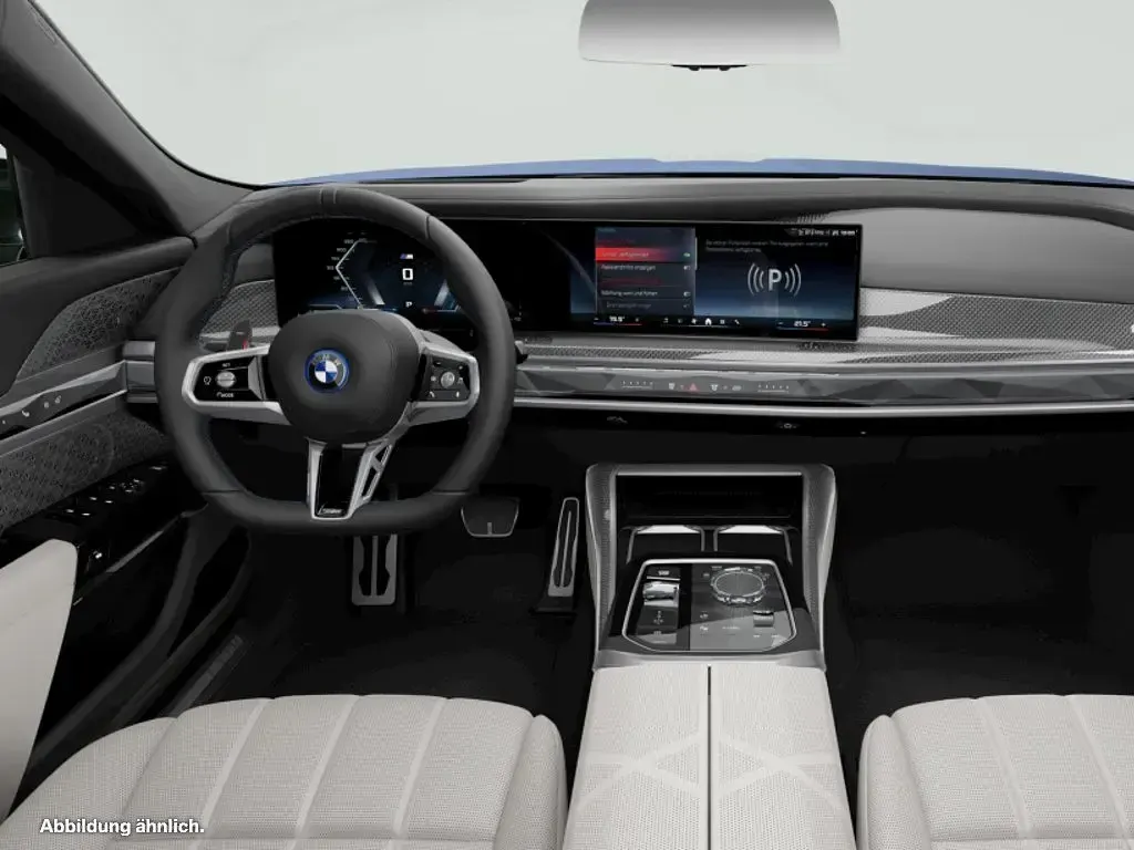 Gebraucht BMW M760e 571 PS (419 kW) 2025 Blau Limousine