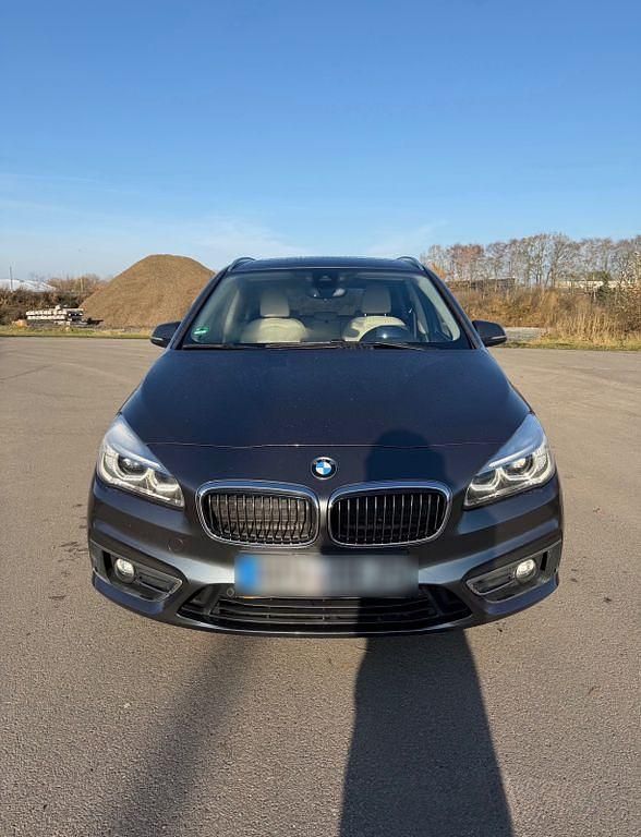 Gebraucht BMW 225 Active Tourer Luxury Line 231 PS (169 kW) 2015 Grau Van / Kleinbus