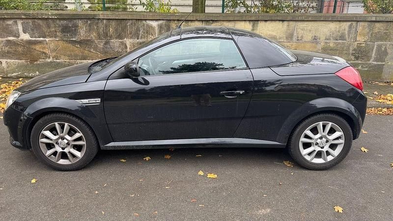Schwarz Gebraucht 2005 Opel Tigra Cabrio | 1.000 € (Guter Preis) - Bild 1/4