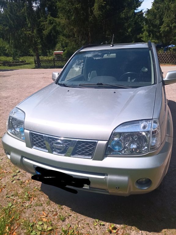 Grau Gebraucht 2004 Nissan X-Trail SUV | 5.000 € (Fairer Preis) - Bild 1/4