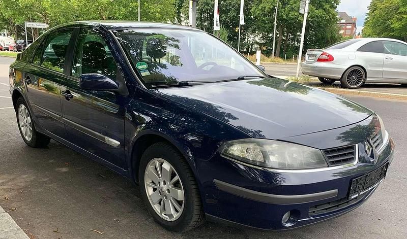 Blau marine Gebraucht 2006 Renault Laguna II Avantage Limousine | 1.799 € (Fairer Preis) - Bild 1/4