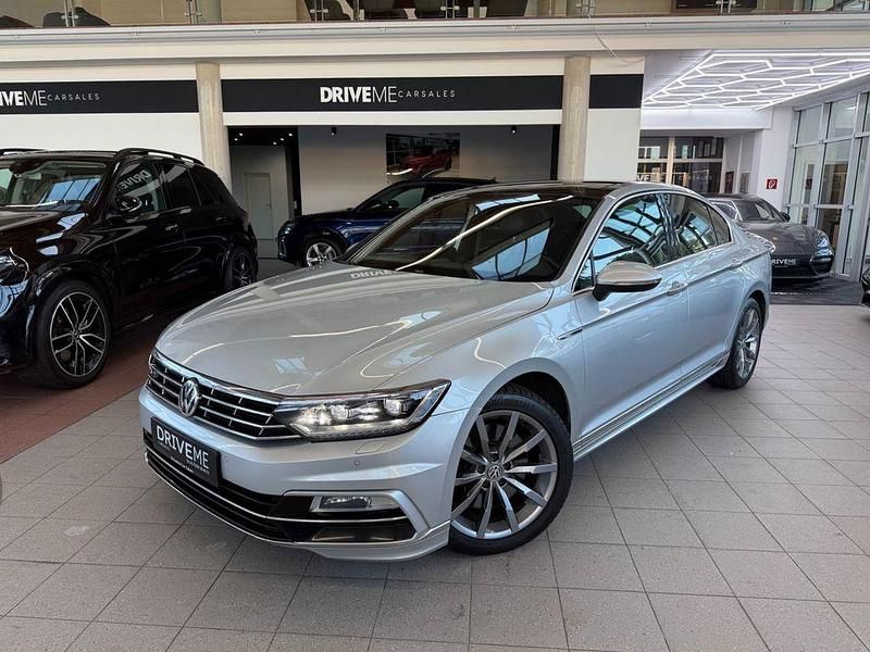 Silber Gebraucht 2016 VW Passat R-line Limousine | 17.800 € (Fairer Preis) - Bild 1/4