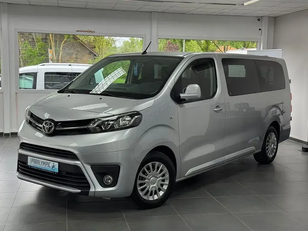 Gebraucht Toyota Proace 150 PS (110 kW) 2017 Silber Van / Kleinbus