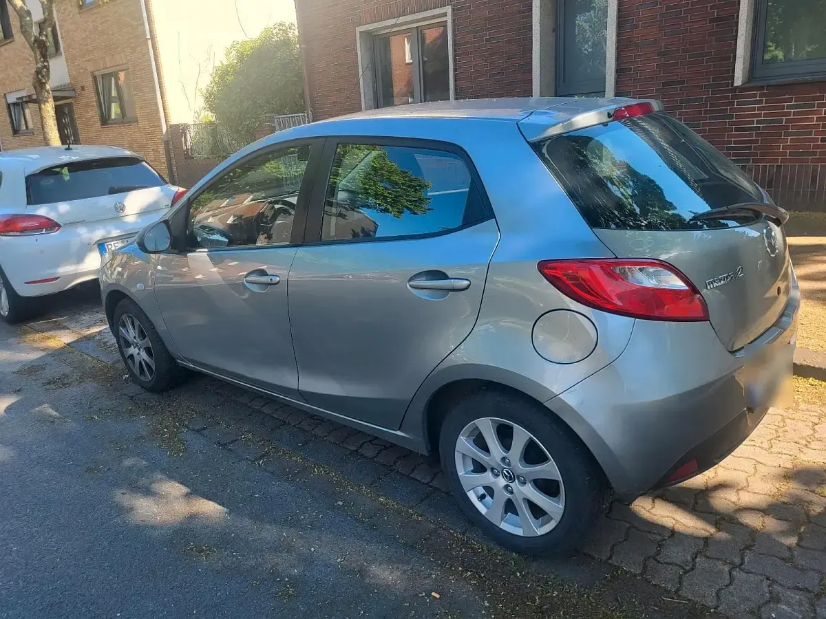 Gebraucht Mazda 2 86 PS (63 kW) 2013 Grau Kleinwagen