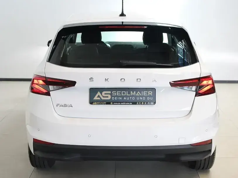 Gebraucht Skoda Fabia Tour 65 PS (47 kW) 2022 Weiss Kleinwagen