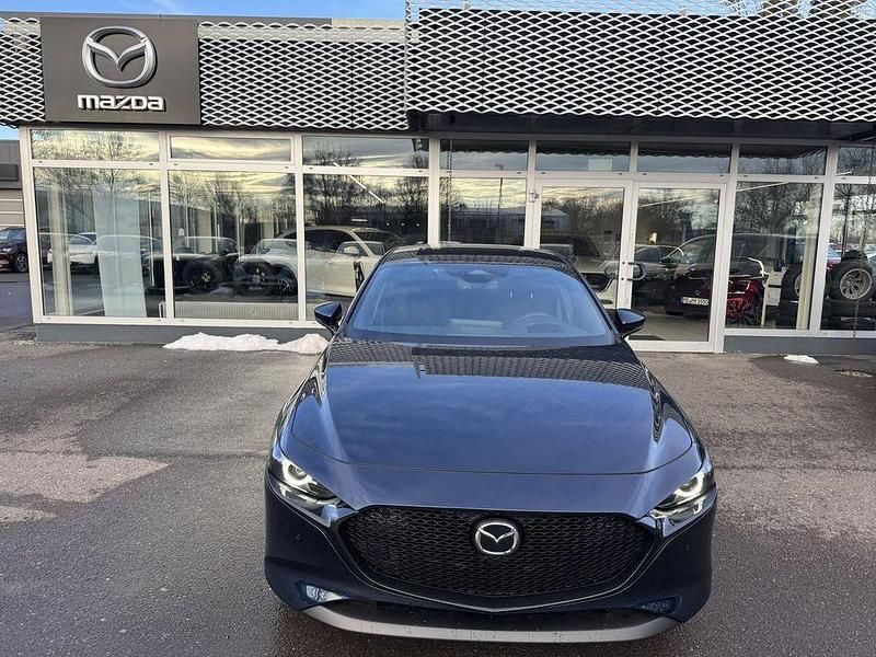 Neu Mazda 3 140 PS (102 kW) 2025 Blau Limousine