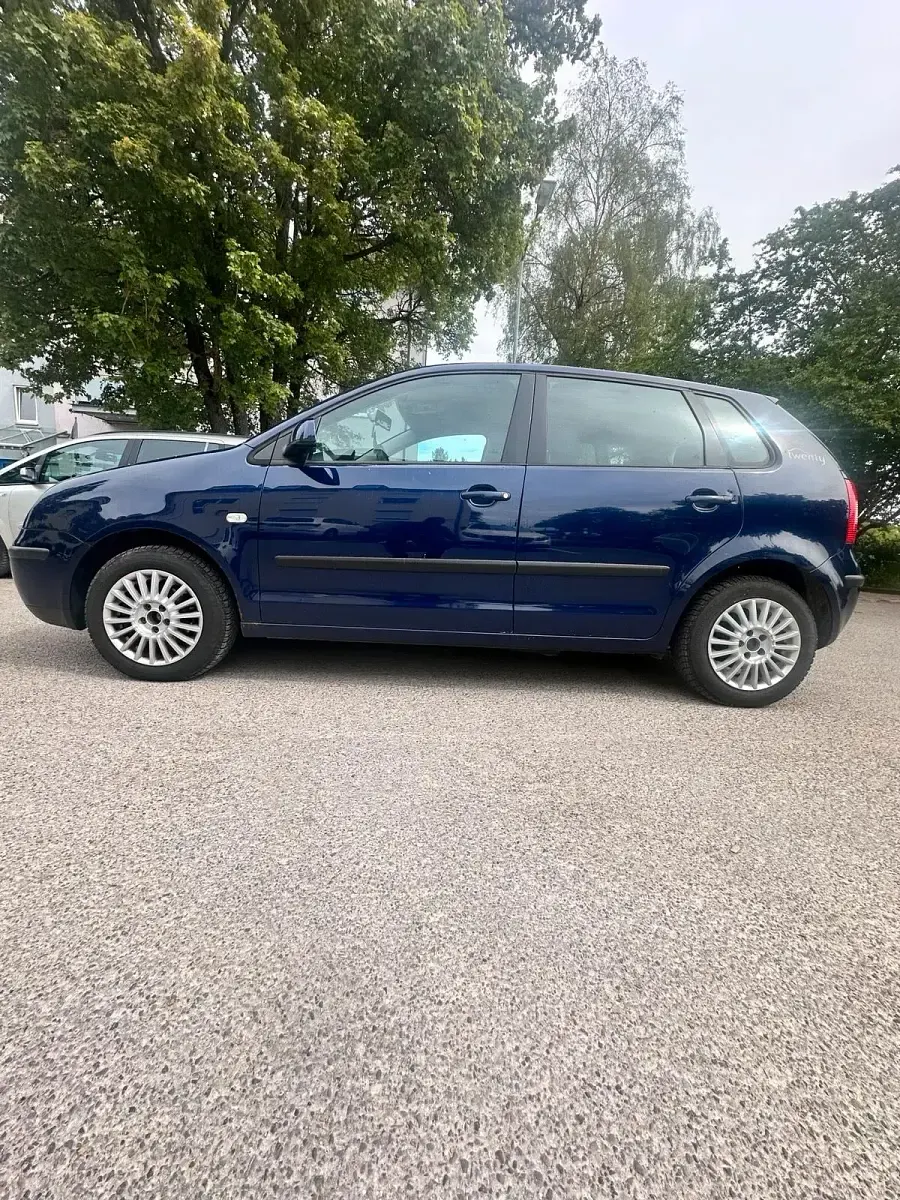 Gebraucht VW Polo 64 PS (47 kW) 2003 Blau Kleinwagen