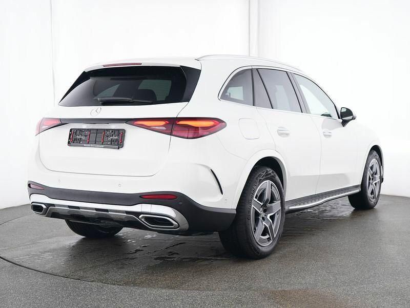 Gebraucht Mercedes GLC300 AMG 269 PS (197 kW) 2024 Unilack polarweiß SUV