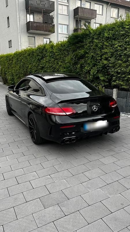 Gebraucht Mercedes C180 AMG 156 PS (114 kW) 2019 Schwarz Coupé
