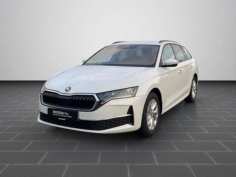 Weiß (metallic) Gebraucht 2025 Skoda Octavia Selection Limousine | 28.300 € (Guter Preis) - Bild 1/4